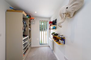 Bed 2 Dressing Room- click for photo gallery